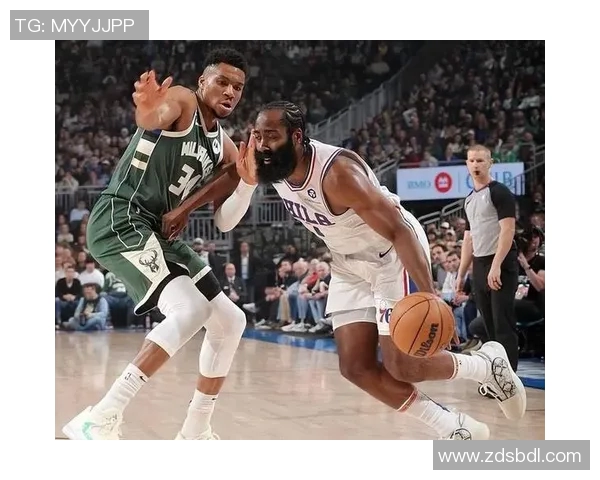 哈登在篮网对阵雄鹿的比赛中精彩得分表现回顾与分析